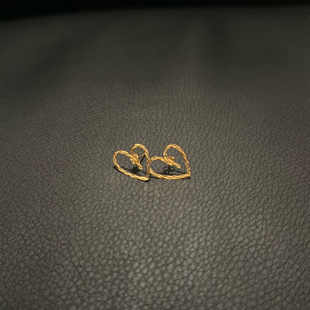 18 karat 18k gold earrings 🤍🤍